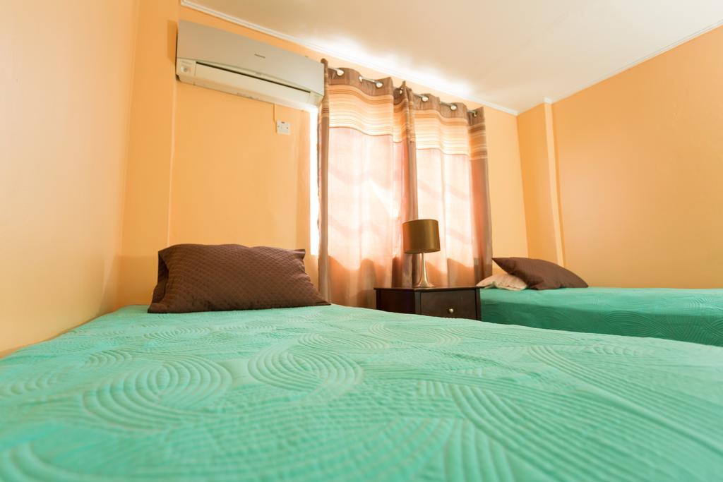 Cozy Accommodations - Dorchester City Line Kingston Eksteriør bilde